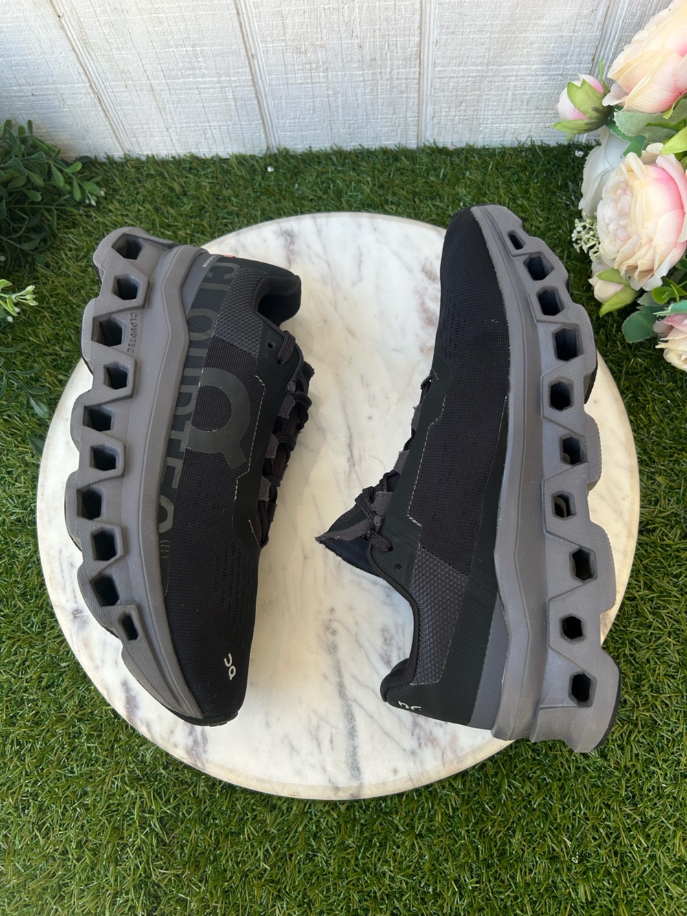 ON Cloudmonster running trainers in triple black wine size 8 gently used - Picture 8 of 16